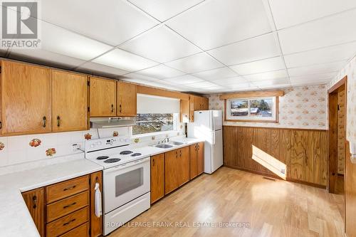 56 Queen Street, Whitby (Brooklin), ON - Indoor Photo Showing Kitchen With Double Sink