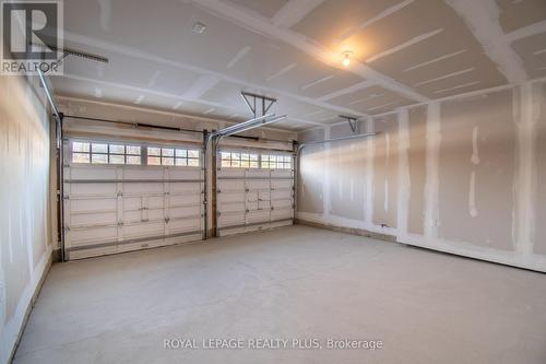 147 Dovedale Drive, Georgina, ON - Indoor Photo Showing Garage
