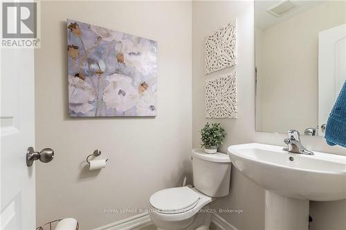 8 - 219 Dundas Street E, Hamilton, ON - Indoor Photo Showing Bathroom