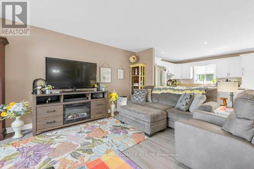 12 Stonegate Crescent, Quinte West (Frankford Ward), ON - Indoor Photo Showing Living Room