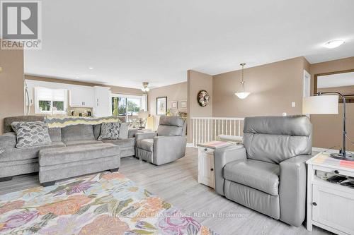 12 Stonegate Crescent, Quinte West (Frankford Ward), ON - Indoor Photo Showing Living Room