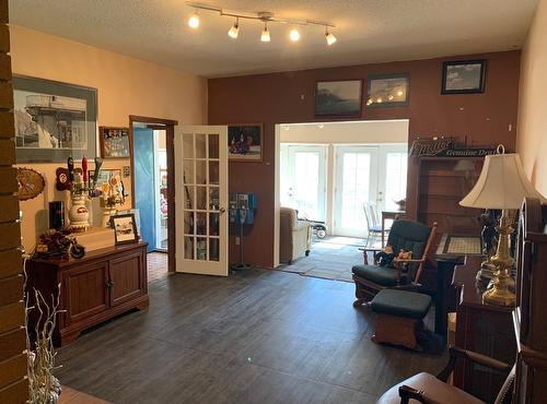 256 Mccuddy Creek Road, Oliver, BC - Indoor