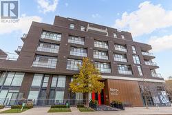 417 - 205 MANNING AVENUE  Toronto, ON M6J 1V5