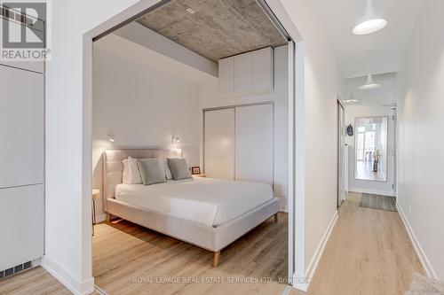 417 - 205 Manning Avenue, Toronto, ON - Indoor Photo Showing Bedroom