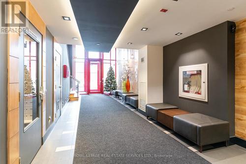 417 - 205 Manning Avenue, Toronto, ON - Indoor Photo Showing Other Room