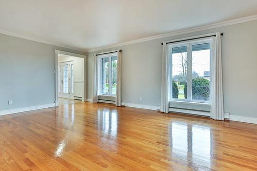 Salon - 464 15E Avenue, Saint-Jean-Sur-Richelieu, QC - Indoor Photo Showing Other Room
