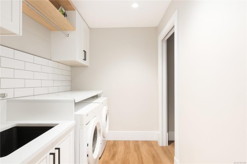 2194 Central Ave, Oak Bay, BC 