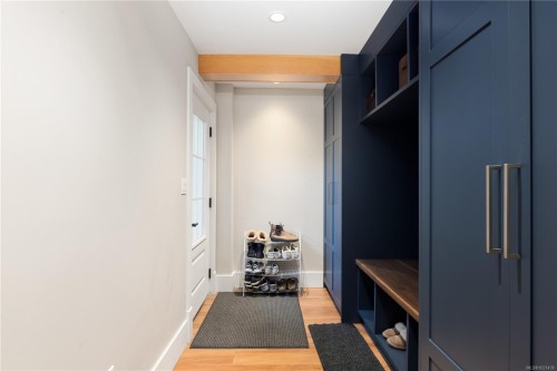 2194 Central Ave, Oak Bay, BC 