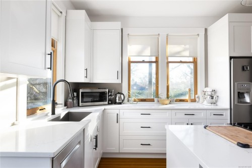 2194 Central Ave, Oak Bay, BC 