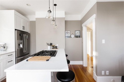 2194 Central Ave, Oak Bay, BC 