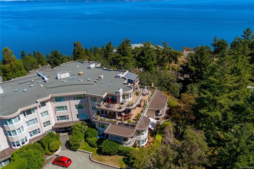 3304-2829 Arbutus Rd, Saanich, BC - Outdoor With View