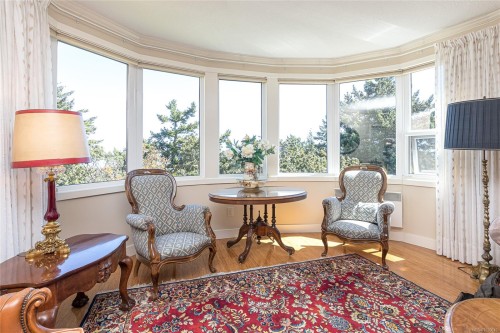 3304-2829 Arbutus Rd, Saanich, BC - Indoor