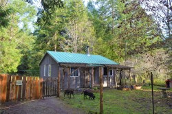 4222 Armadale Rd  Pender Island, BC V0N 2M1