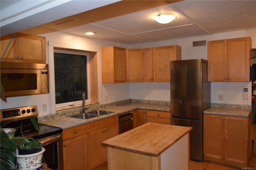 4222 Armadale Rd, Pender Island, BC 