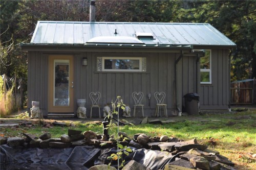 4222 Armadale Rd, Pender Island, BC 