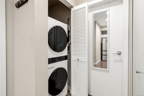 404-767 Tyee Rd, Victoria, BC - Indoor