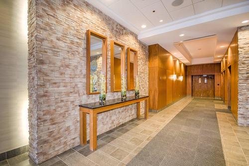 Other - 3104-400 Rue Sherbrooke O., Montréal (Ville-Marie), QC - Indoor Photo Showing Other Room