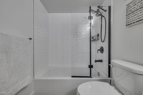 Salle de bains - 203-777 Rue Des Glacis, Québec (La Cité-Limoilou), QC - Indoor Photo Showing Bathroom