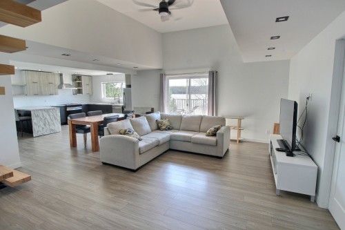 Salon - 4218 Ch. Beauchastel, Rouyn-Noranda, QC - Indoor Photo Showing Living Room
