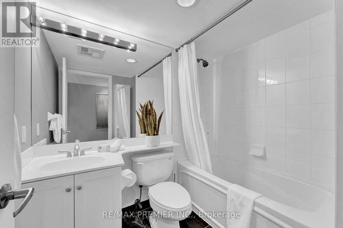 4407 - 210 Victoria Street, Toronto, ON - Indoor Photo Showing Bathroom