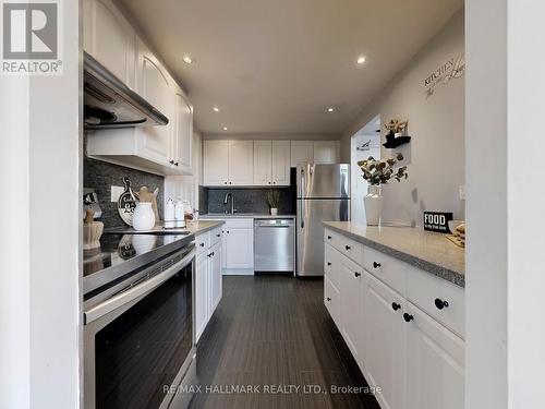 817 - 5 Parkway Forest Drive N, Toronto, ON - Indoor Photo Showing Kitchen With Stainless Steel Kitchen