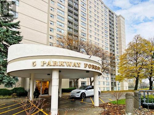 817 - 5 Parkway Forest Drive N, Toronto, ON - Outdoor With Facade