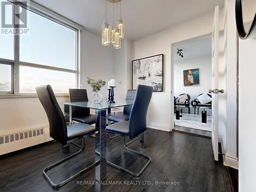 817 - 5 Parkway Forest Drive N, Toronto, ON - Indoor Photo Showing Dining Room