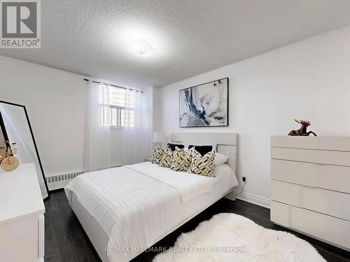 817 - 5 Parkway Forest Drive N, Toronto, ON - Indoor Photo Showing Bedroom