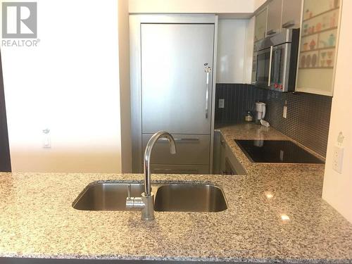 1806 - 5168 Yonge Street, Toronto, ON - Indoor Photo Showing Kitchen With Double Sink With Upgraded Kitchen