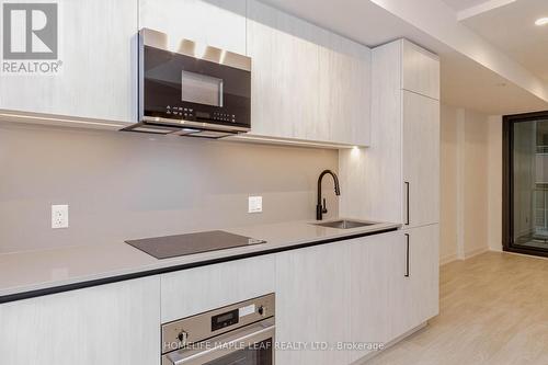 415 - 35 Parliament Street, Toronto, ON - Indoor Photo Showing Kitchen
