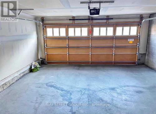 37 Carrville Woods Circle, Vaughan, ON - Indoor Photo Showing Garage