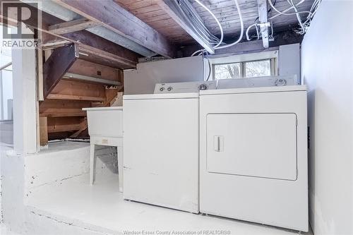 383 Laporte Avenue, Windsor, ON - Indoor Photo Showing Laundry Room