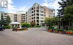 612 - 215 THE DONWAY WEST  Toronto, ON M3B 3P5