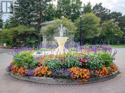 612 - 215 The Donway West, Toronto, ON - Outdoor