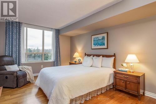 612 - 215 The Donway West, Toronto, ON - Indoor Photo Showing Bedroom