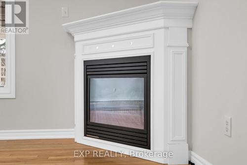 7 Wallwark Street, Aurora, ON - Indoor Photo Showing Other Room