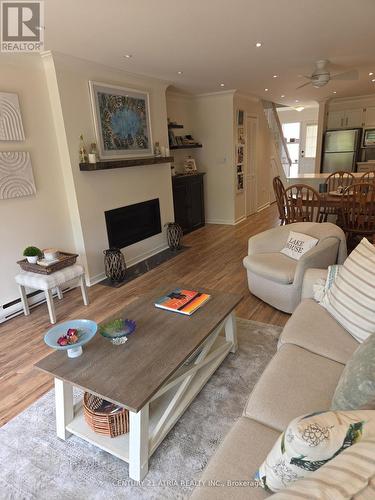 24 - 4 Paradise Boulevard, Ramara, ON - Indoor Photo Showing Living Room