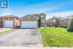 17 NICOLE MARIE AVENUE  Barrie, ON L4M 6Z1