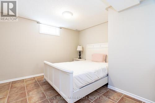 17 Nicole Marie Avenue, Barrie, ON - Indoor Photo Showing Bedroom