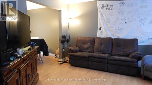 149 Sherryl Crescent, North Bay (College Heights), ON - Indoor Photo Showing Living Room