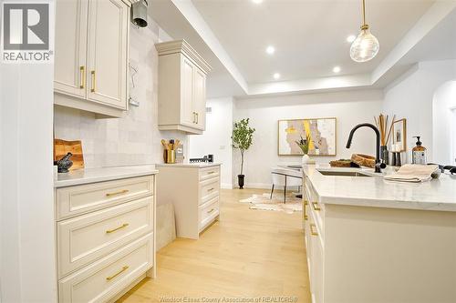82 Mulberry Court, Amherstburg, ON - Indoor Photo Showing Kitchen With Upgraded Kitchen