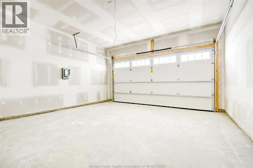 82 Mulberry Court, Amherstburg, ON - Indoor Photo Showing Garage
