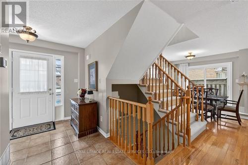 120 - 3333 New Street, Burlington, ON - Indoor Photo Showing Other Room