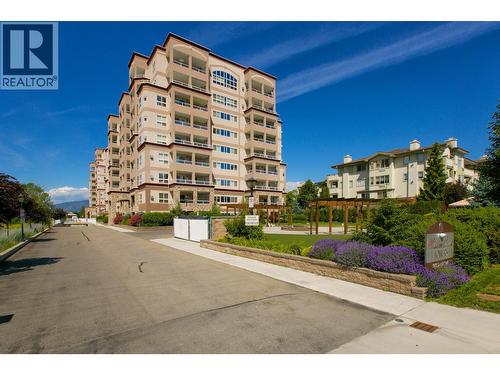 1966 Durnin Road Unit# 501, Kelowna, BC - Outdoor With Facade