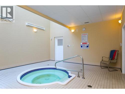 1966 Durnin Road Unit# 501, Kelowna, BC - Indoor Photo Showing Other Room