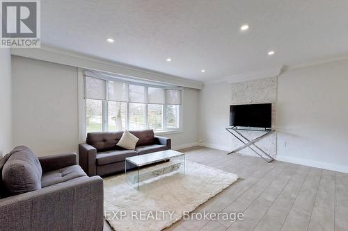 Main - 9 Silverview Drive, Toronto, ON - Indoor Photo Showing Living Room