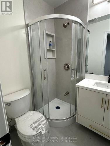 103 - 643 Bathurst Street, Toronto, ON - Indoor Photo Showing Bathroom