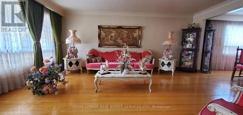 44 Wigwoss Drive, Vaughan, ON - Indoor Photo Showing Living Room