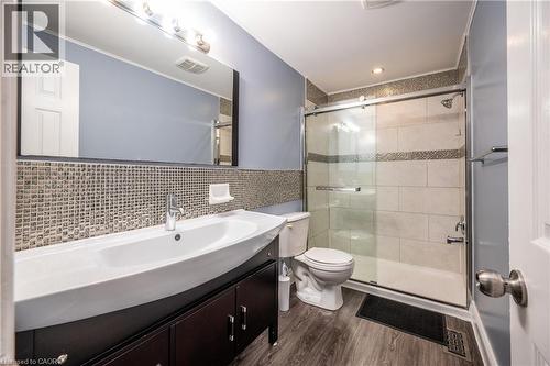 66 Belwood Crescent, Kitchener, ON - Indoor Photo Showing Bathroom