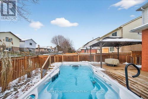 71 Royaledge Way, Hamilton, ON - Outdoor